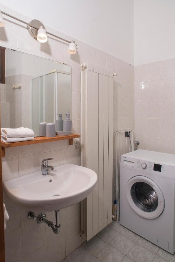 Cortile Del Forno Nel Centro Storico Apartment อาโรนา ภายนอก รูปภาพ
