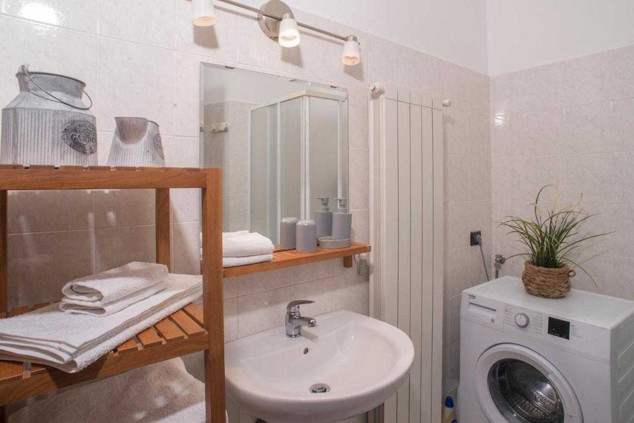Cortile Del Forno Nel Centro Storico Apartment อาโรนา ภายนอก รูปภาพ