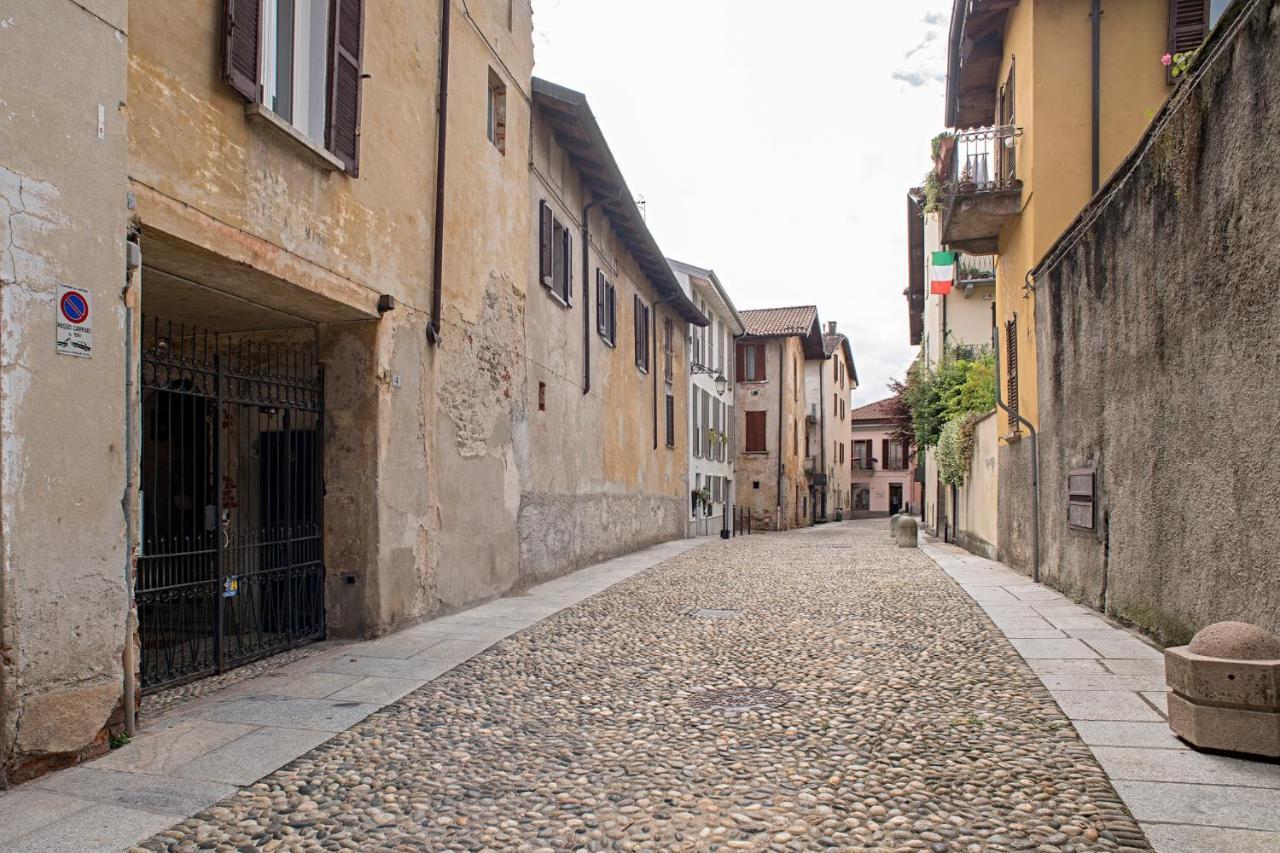 Cortile Del Forno Nel Centro Storico Apartment อาโรนา ภายนอก รูปภาพ