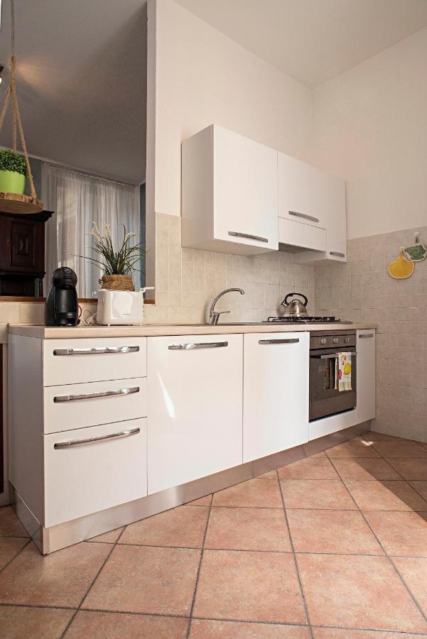Cortile Del Forno Nel Centro Storico Apartment อาโรนา ภายนอก รูปภาพ