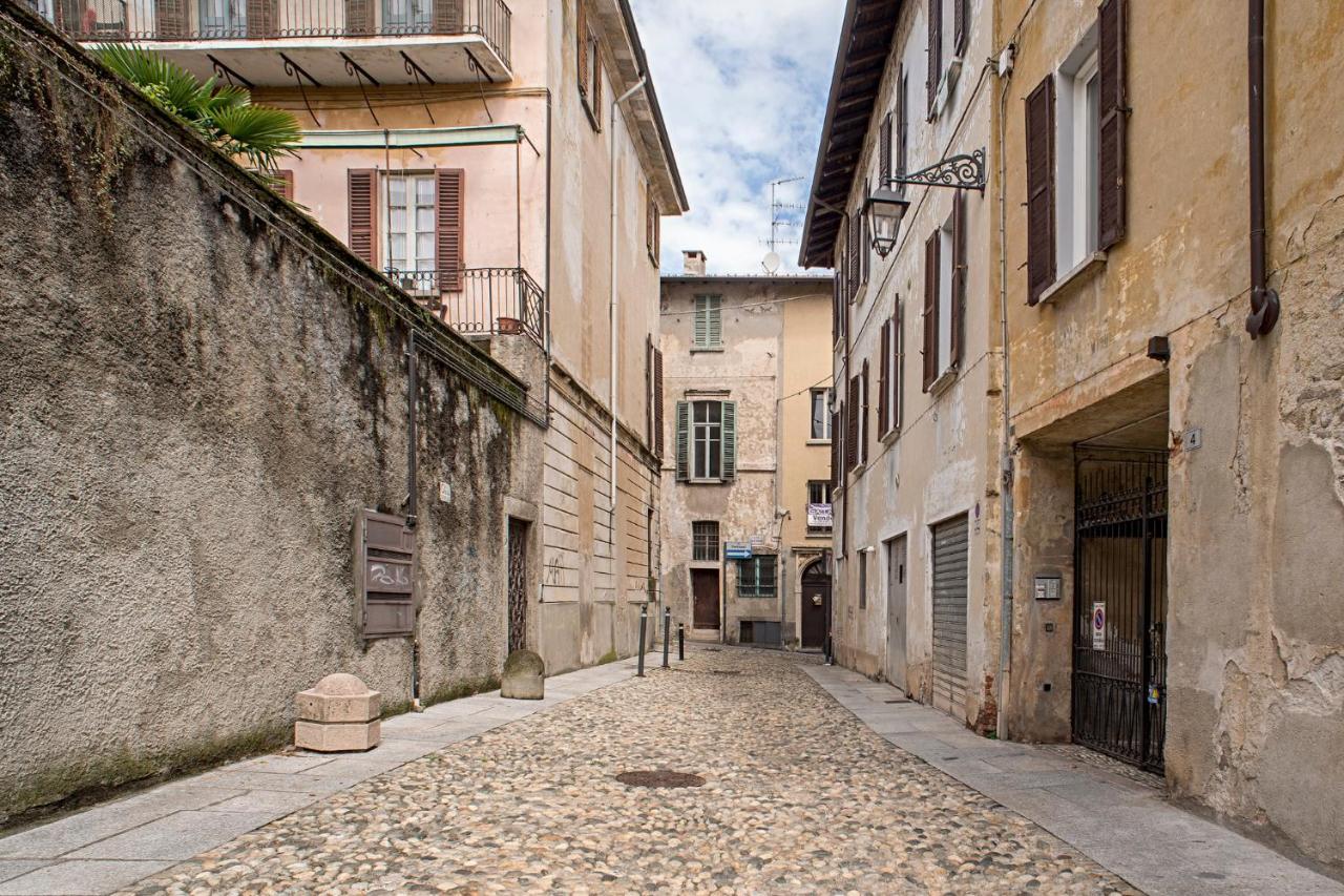 Cortile Del Forno Nel Centro Storico Apartment อาโรนา ภายนอก รูปภาพ
