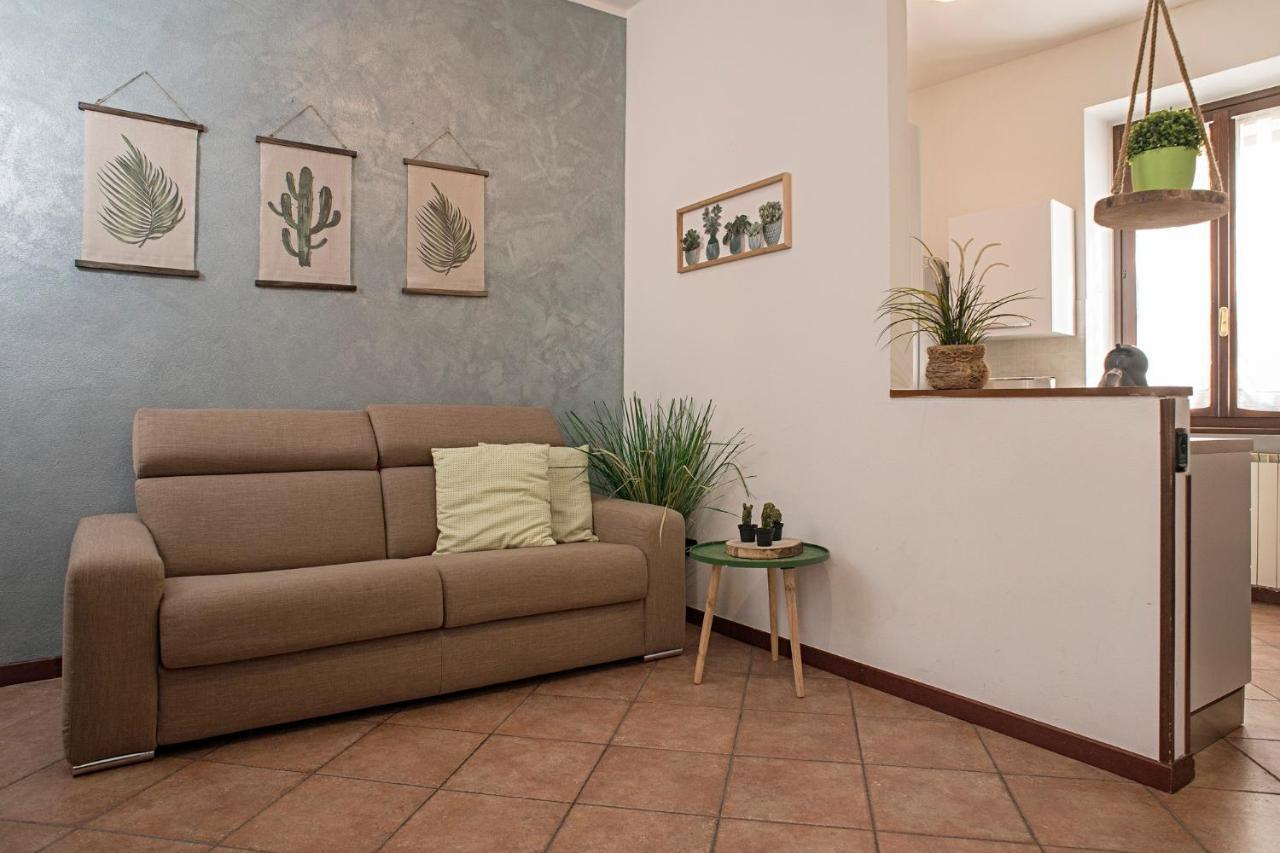 Cortile Del Forno Nel Centro Storico Apartment อาโรนา ภายนอก รูปภาพ