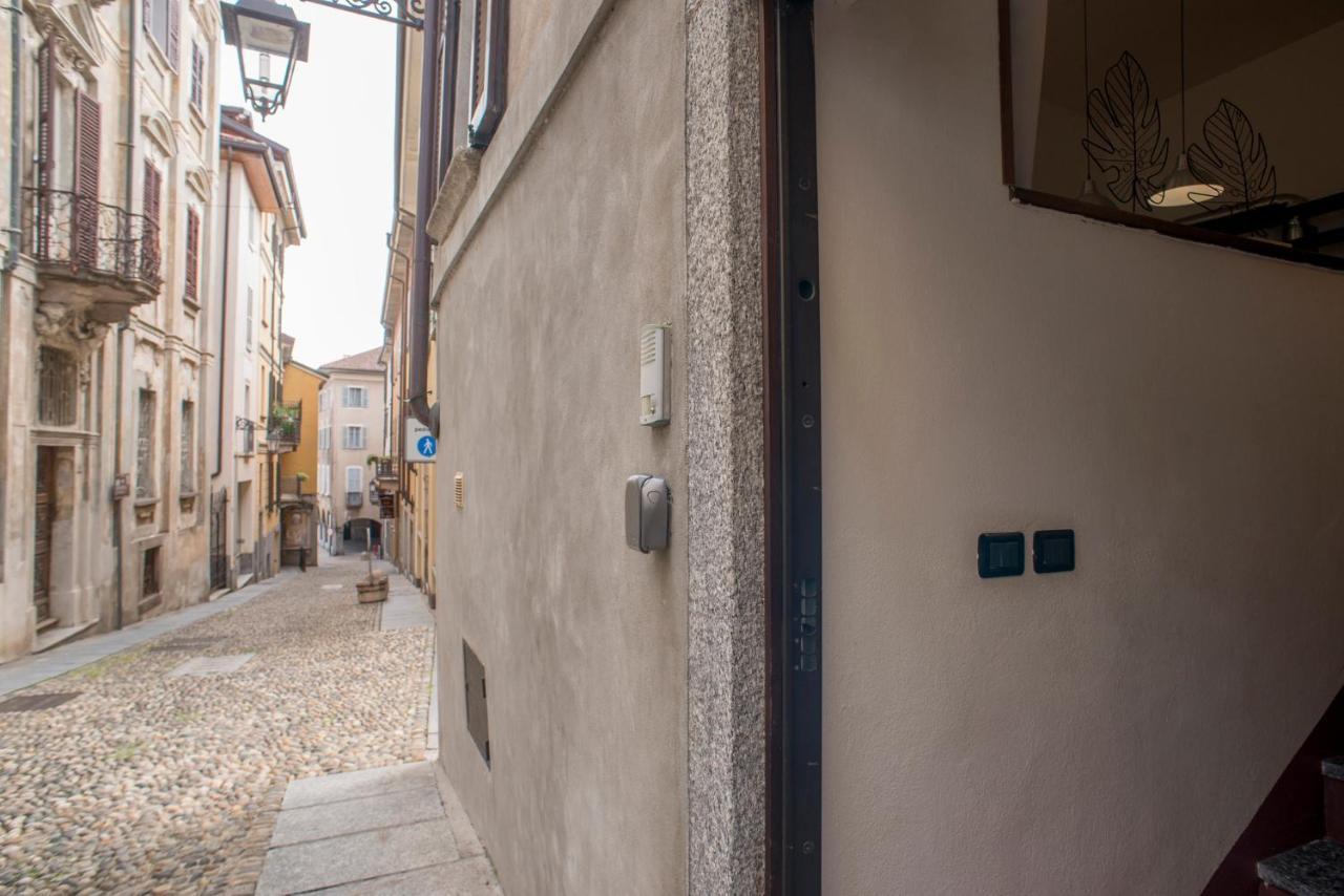 Cortile Del Forno Nel Centro Storico Apartment อาโรนา ภายนอก รูปภาพ
