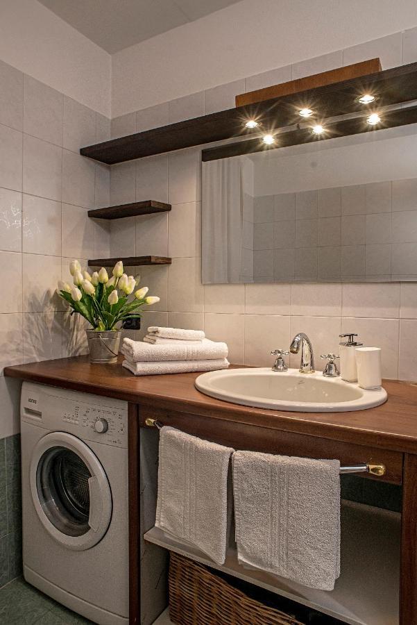 Cortile Del Forno Nel Centro Storico Apartment อาโรนา ภายนอก รูปภาพ