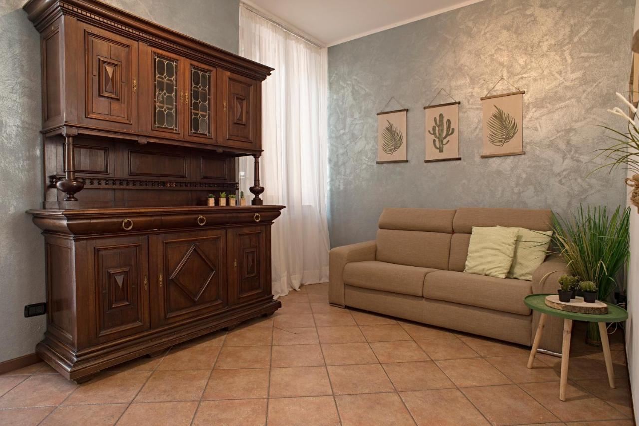 Cortile Del Forno Nel Centro Storico Apartment อาโรนา ภายนอก รูปภาพ
