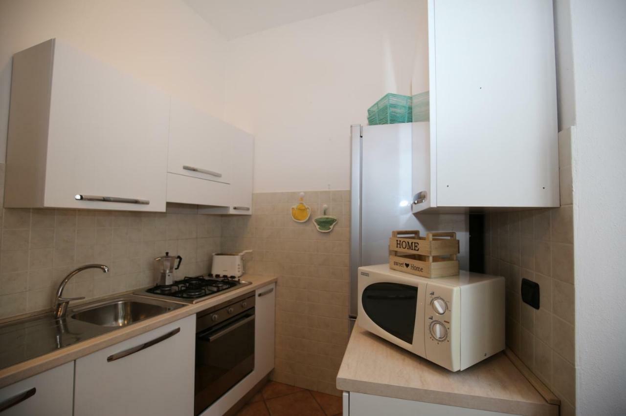 Cortile Del Forno Nel Centro Storico Apartment อาโรนา ภายนอก รูปภาพ