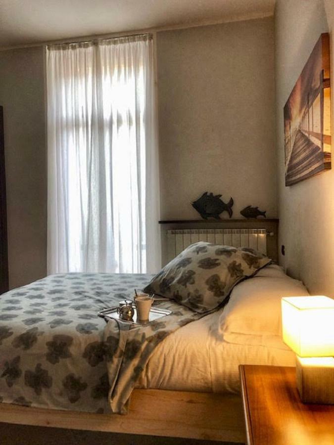 Cortile Del Forno Nel Centro Storico Apartment อาโรนา ภายนอก รูปภาพ