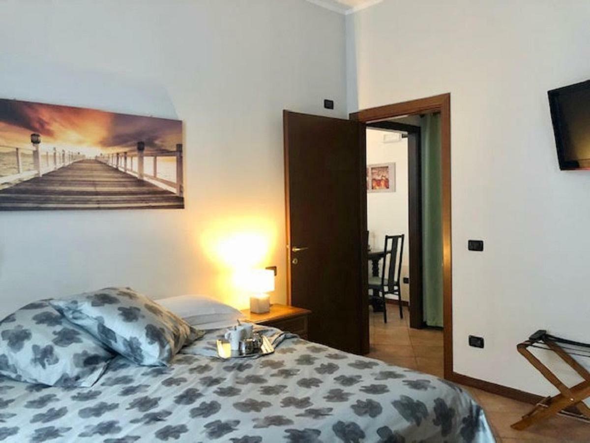 Cortile Del Forno Nel Centro Storico Apartment อาโรนา ภายนอก รูปภาพ