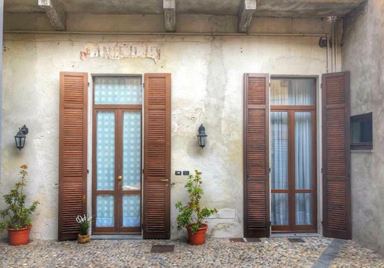 Cortile Del Forno Nel Centro Storico Apartment อาโรนา ภายนอก รูปภาพ
