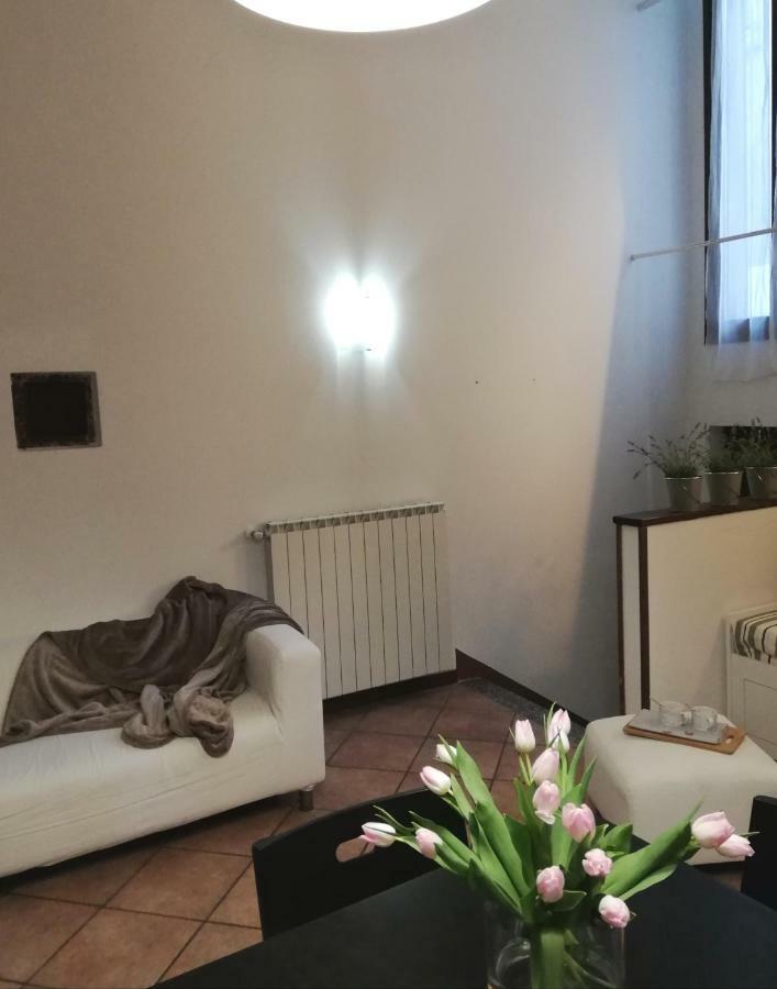 Cortile Del Forno Nel Centro Storico Apartment อาโรนา ภายนอก รูปภาพ