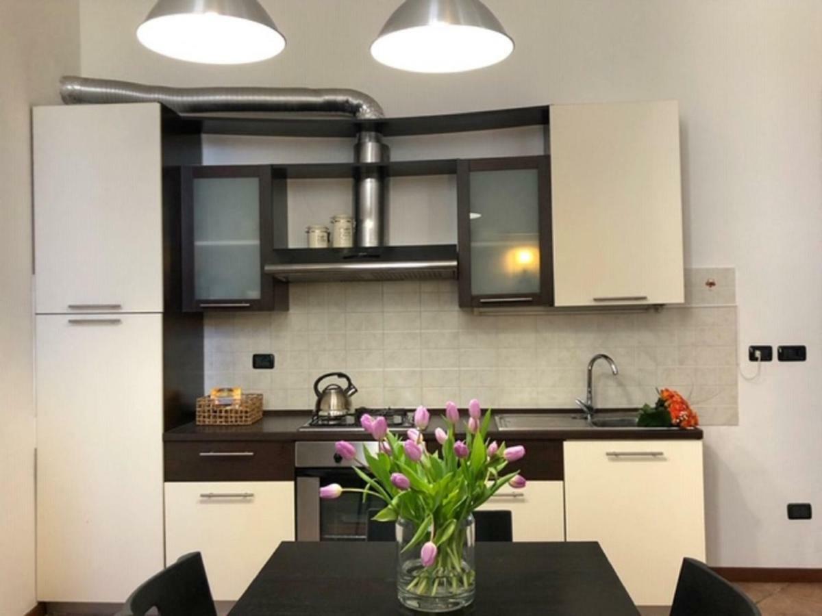 Cortile Del Forno Nel Centro Storico Apartment อาโรนา ภายนอก รูปภาพ