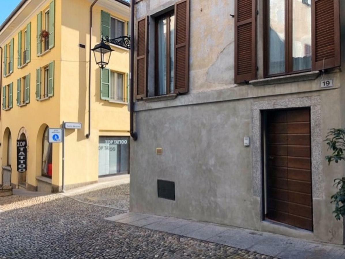 Cortile Del Forno Nel Centro Storico Apartment อาโรนา ภายนอก รูปภาพ